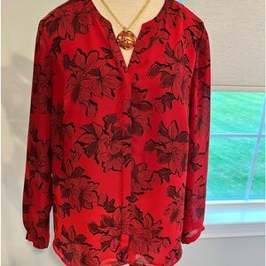 Wrinkle resistant notch neck blouse